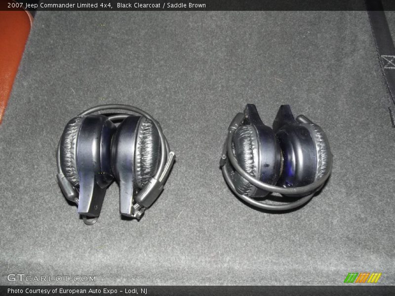 Black Clearcoat / Saddle Brown 2007 Jeep Commander Limited 4x4