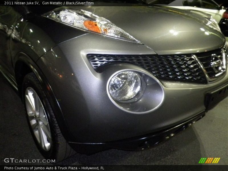 Gun Metallic / Black/Silver Trim 2011 Nissan Juke SV