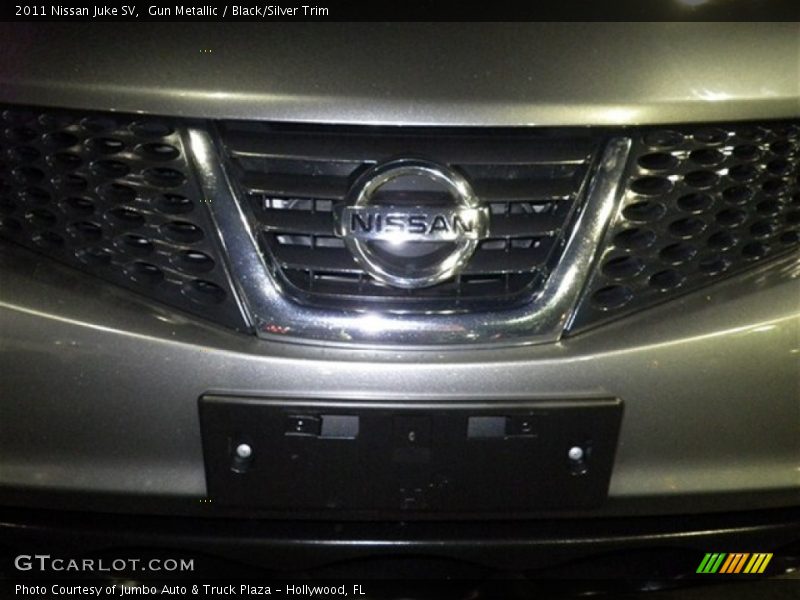 Gun Metallic / Black/Silver Trim 2011 Nissan Juke SV