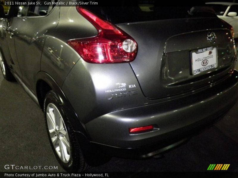 Gun Metallic / Black/Silver Trim 2011 Nissan Juke SV