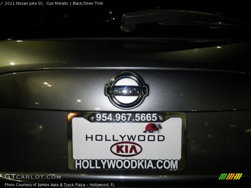 Gun Metallic / Black/Silver Trim 2011 Nissan Juke SV