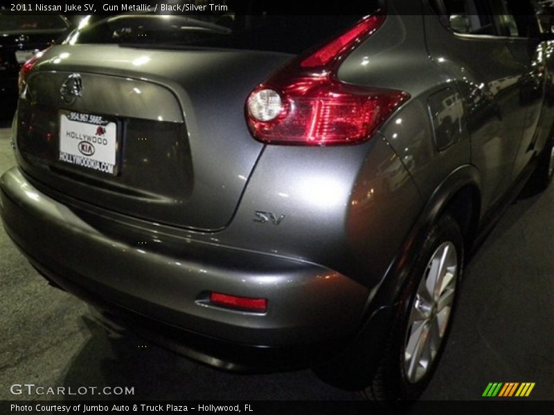 Gun Metallic / Black/Silver Trim 2011 Nissan Juke SV