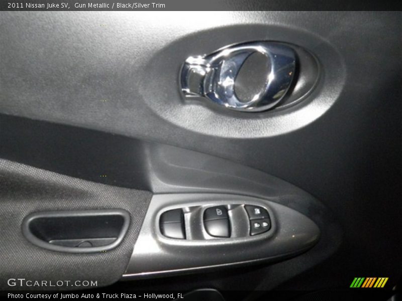 Gun Metallic / Black/Silver Trim 2011 Nissan Juke SV
