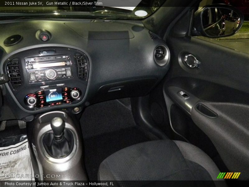 Gun Metallic / Black/Silver Trim 2011 Nissan Juke SV