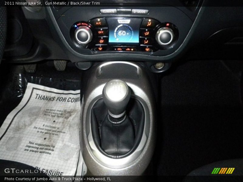 Gun Metallic / Black/Silver Trim 2011 Nissan Juke SV