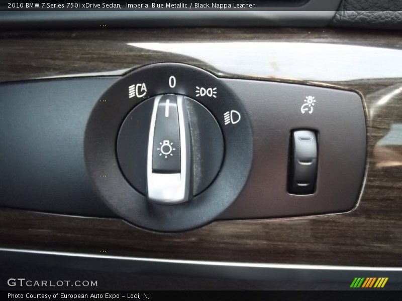 Controls of 2010 7 Series 750i xDrive Sedan