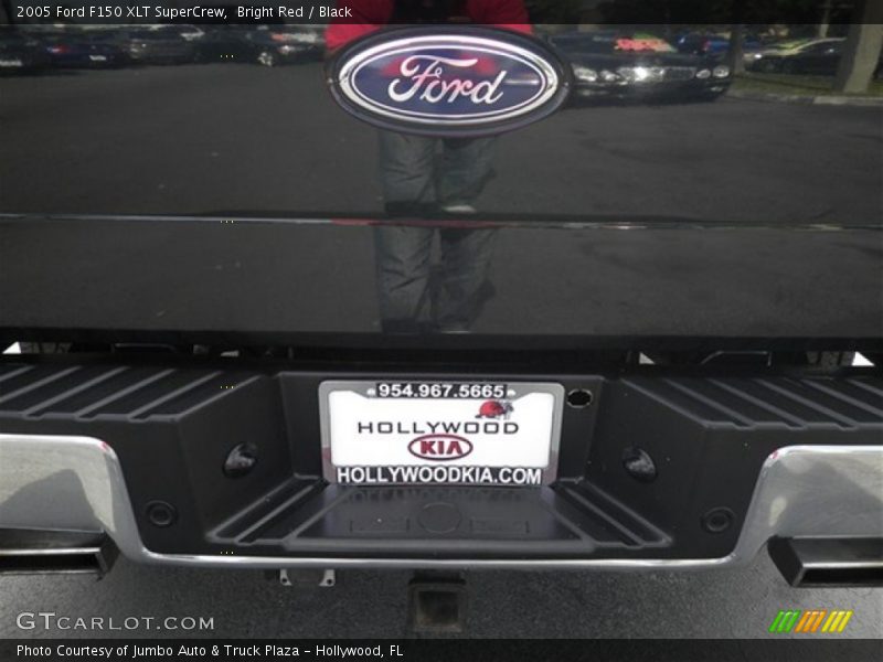 Bright Red / Black 2005 Ford F150 XLT SuperCrew