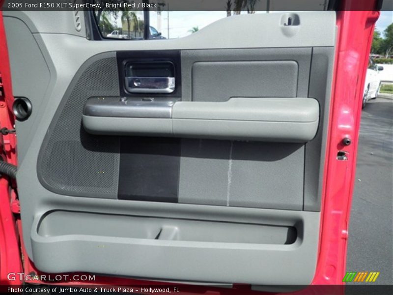 Bright Red / Black 2005 Ford F150 XLT SuperCrew