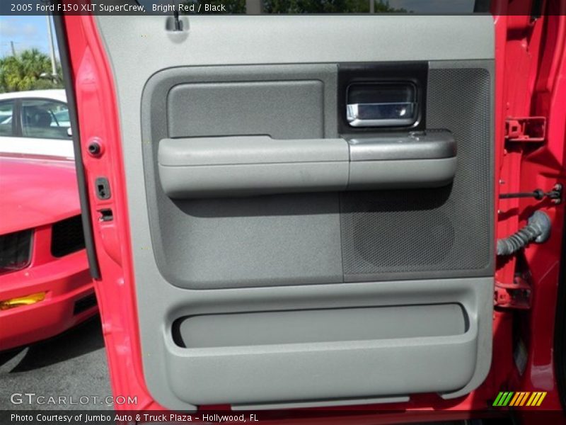 Bright Red / Black 2005 Ford F150 XLT SuperCrew