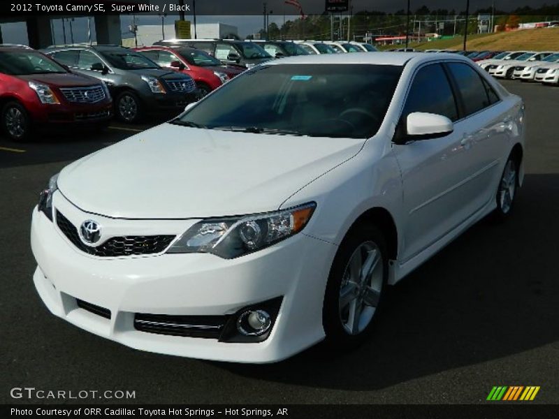 Super White / Black 2012 Toyota Camry SE