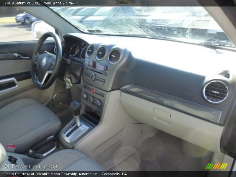 Polar White / Gray 2009 Saturn VUE XE