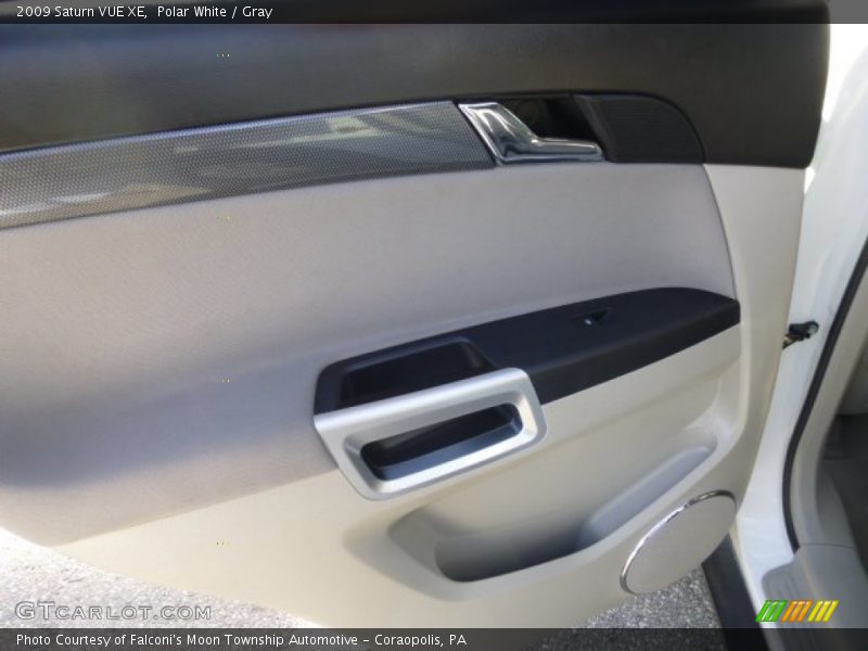 Polar White / Gray 2009 Saturn VUE XE