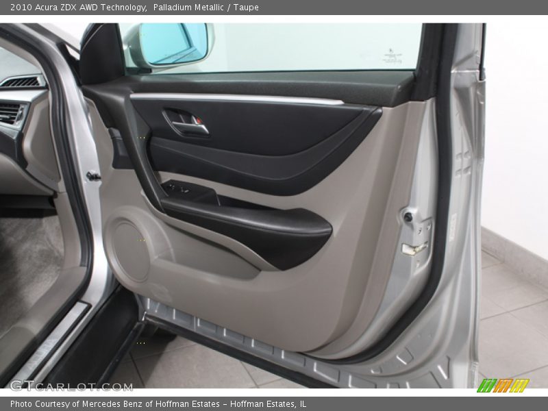 Door Panel of 2010 ZDX AWD Technology