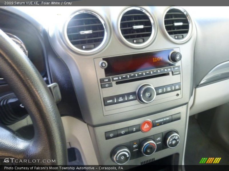 Polar White / Gray 2009 Saturn VUE XE