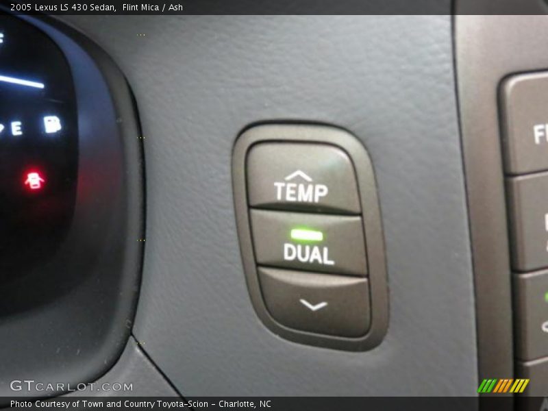 Controls of 2005 LS 430 Sedan