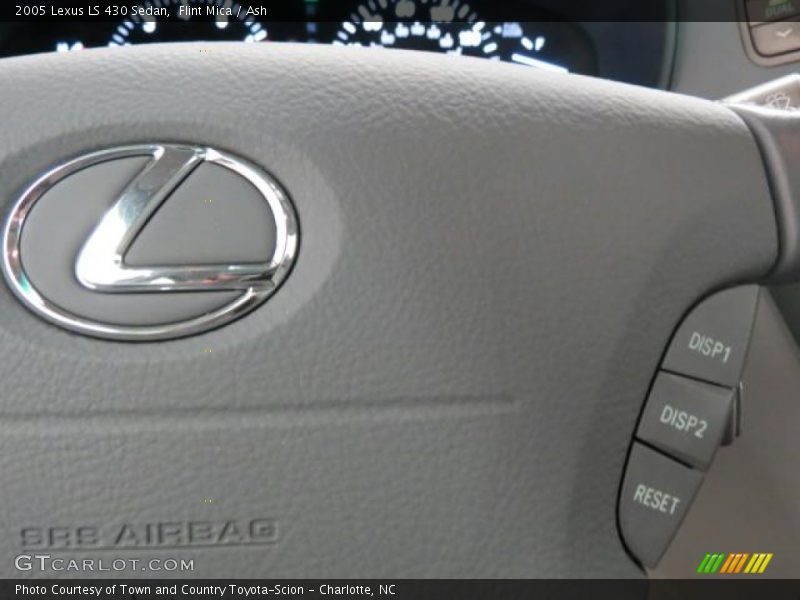 Controls of 2005 LS 430 Sedan