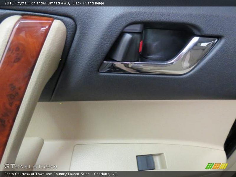 Black / Sand Beige 2013 Toyota Highlander Limited 4WD