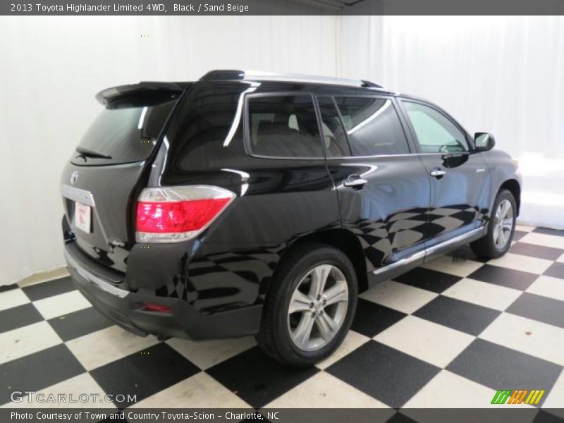 Black / Sand Beige 2013 Toyota Highlander Limited 4WD