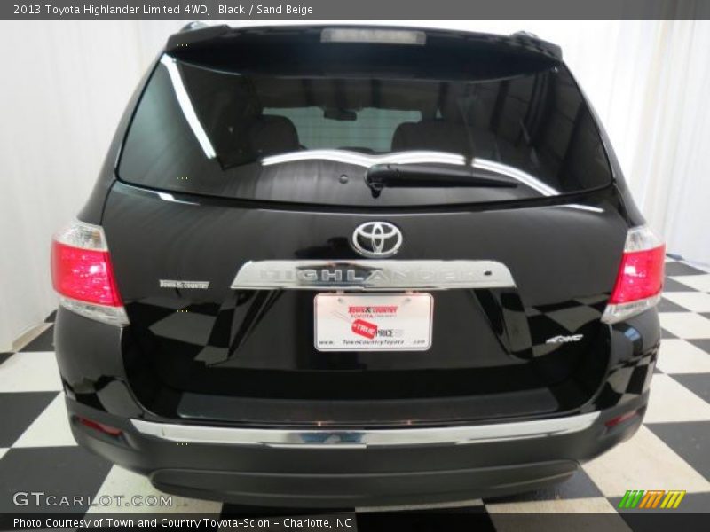 Black / Sand Beige 2013 Toyota Highlander Limited 4WD