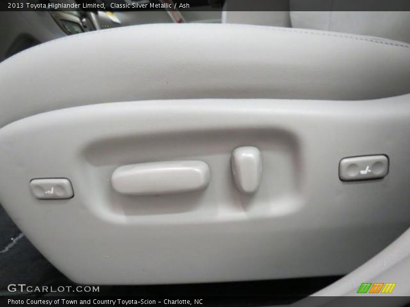 Classic Silver Metallic / Ash 2013 Toyota Highlander Limited