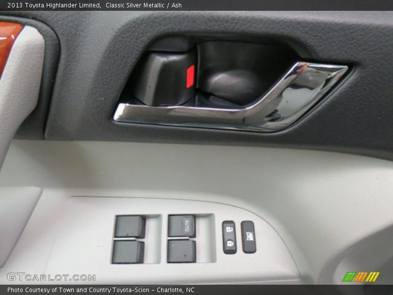 Classic Silver Metallic / Ash 2013 Toyota Highlander Limited
