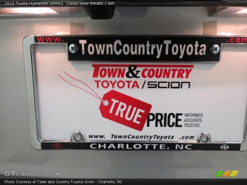 Classic Silver Metallic / Ash 2013 Toyota Highlander Limited