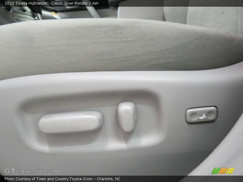 Classic Silver Metallic / Ash 2013 Toyota Highlander