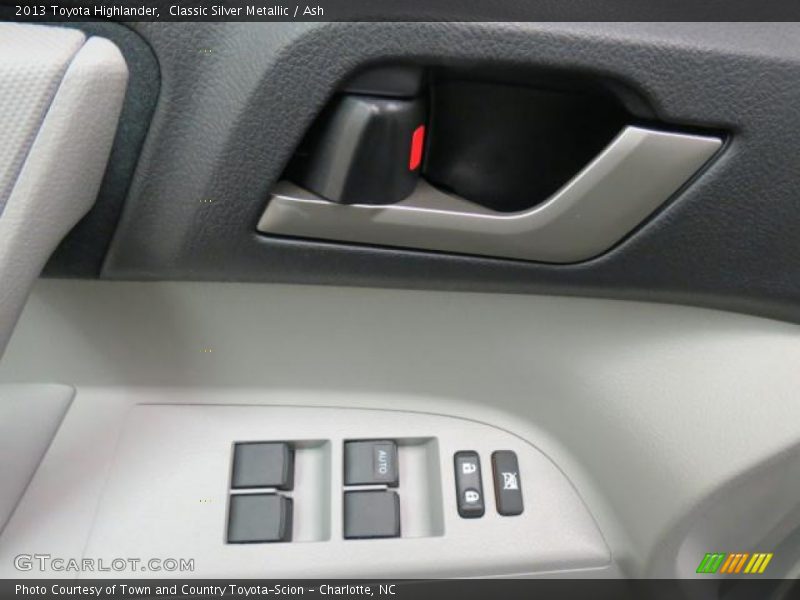 Classic Silver Metallic / Ash 2013 Toyota Highlander