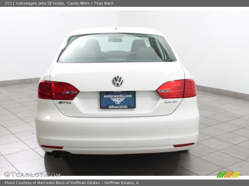 Candy White / Titan Black 2011 Volkswagen Jetta SE Sedan