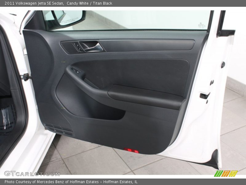 Candy White / Titan Black 2011 Volkswagen Jetta SE Sedan