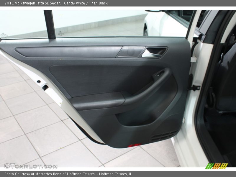 Candy White / Titan Black 2011 Volkswagen Jetta SE Sedan