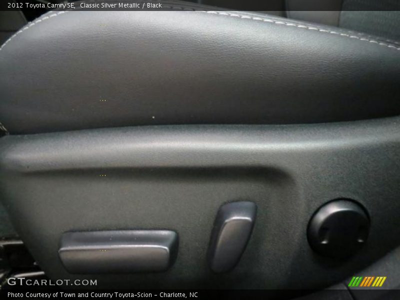 Classic Silver Metallic / Black 2012 Toyota Camry SE