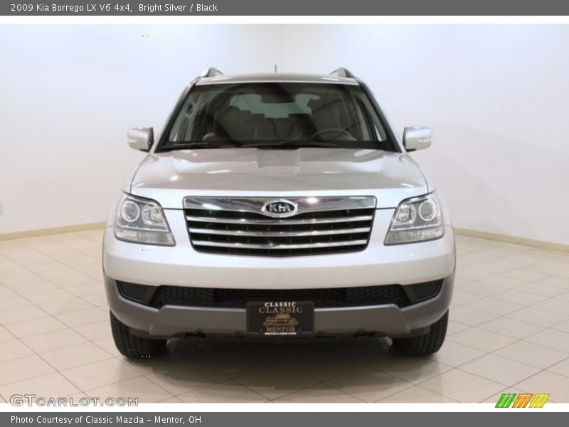 Bright Silver / Black 2009 Kia Borrego LX V6 4x4