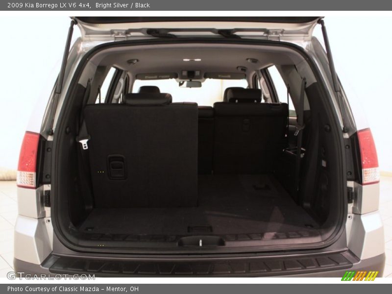  2009 Borrego LX V6 4x4 Trunk