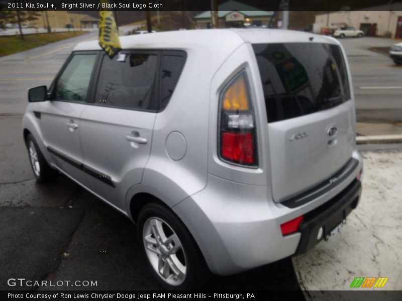 Bright Silver / Black Soul Logo Cloth 2011 Kia Soul +