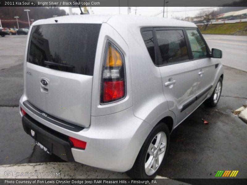 Bright Silver / Black Soul Logo Cloth 2011 Kia Soul +