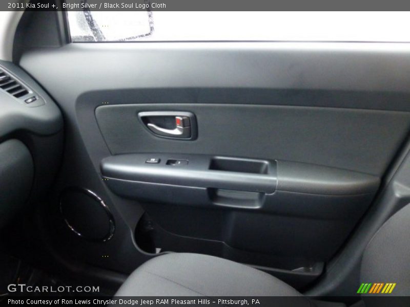 Bright Silver / Black Soul Logo Cloth 2011 Kia Soul +