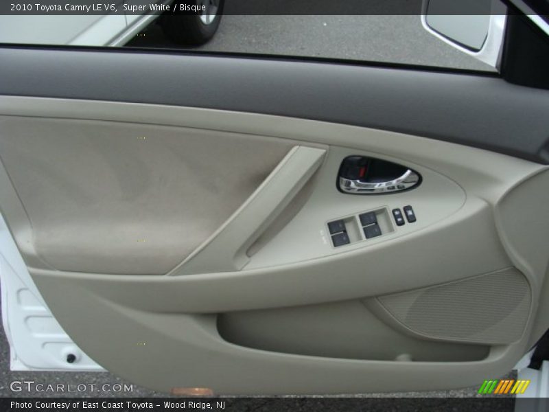 Super White / Bisque 2010 Toyota Camry LE V6