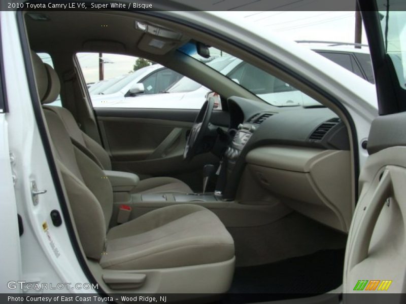 Super White / Bisque 2010 Toyota Camry LE V6