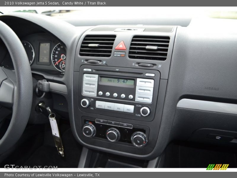 Candy White / Titan Black 2010 Volkswagen Jetta S Sedan