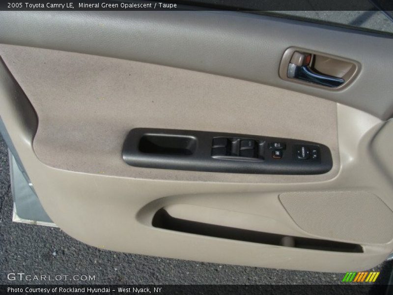 Mineral Green Opalescent / Taupe 2005 Toyota Camry LE