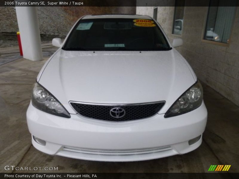 Super White / Taupe 2006 Toyota Camry SE