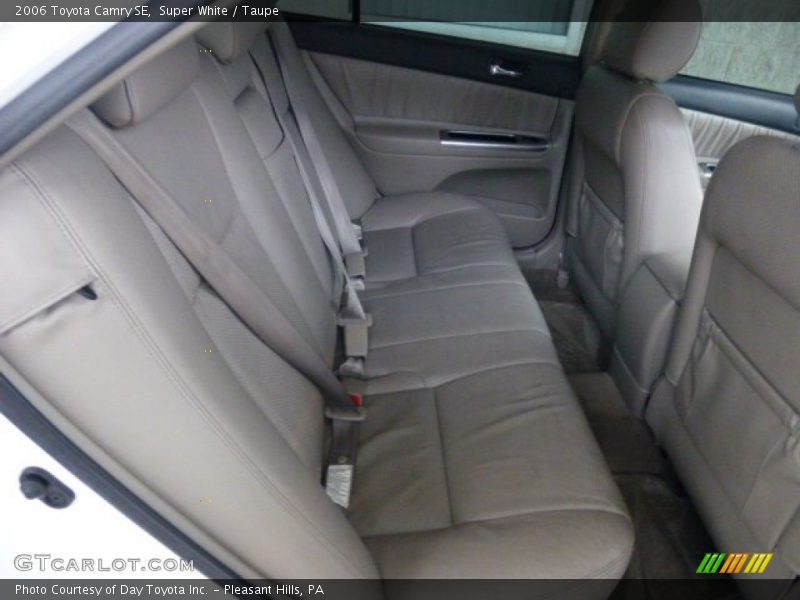 Super White / Taupe 2006 Toyota Camry SE