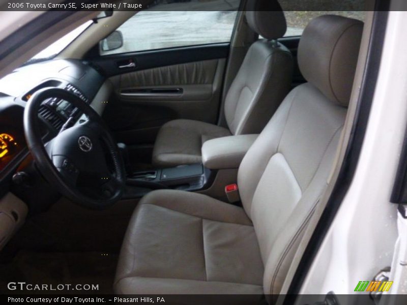 Super White / Taupe 2006 Toyota Camry SE