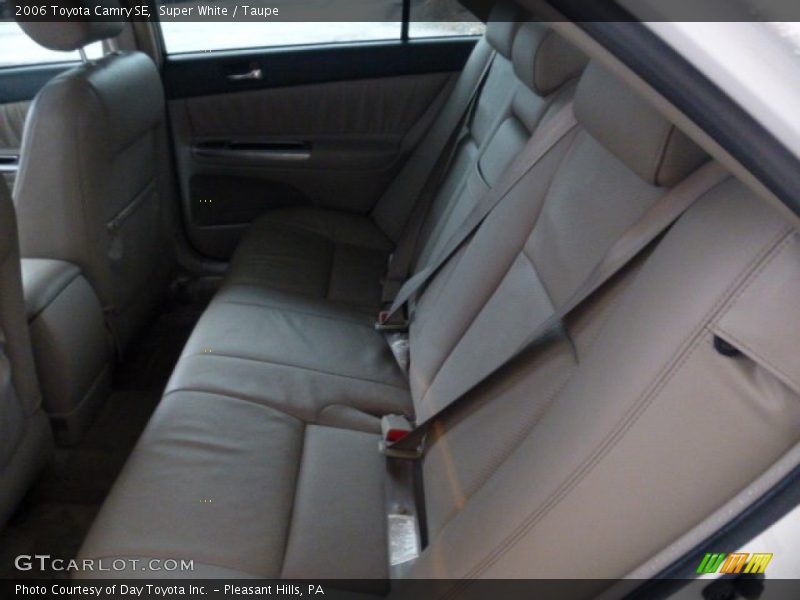 Super White / Taupe 2006 Toyota Camry SE