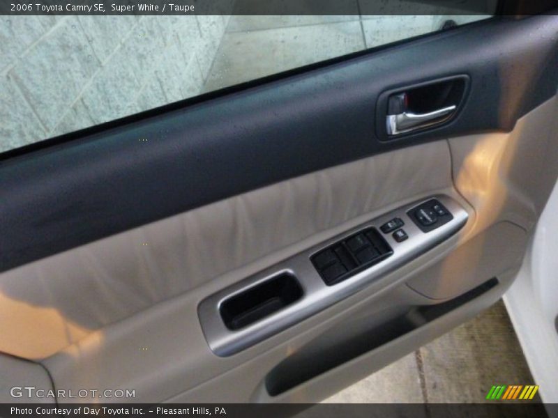 Super White / Taupe 2006 Toyota Camry SE
