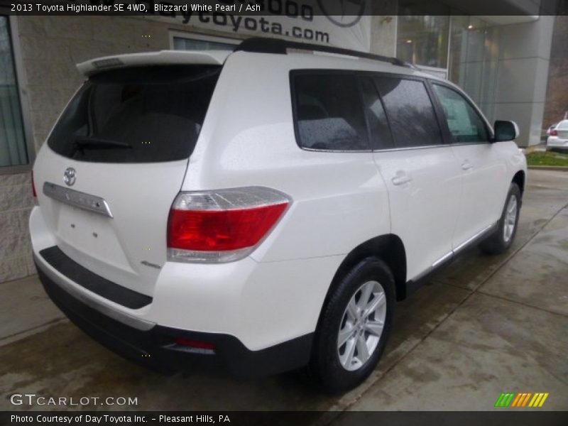 Blizzard White Pearl / Ash 2013 Toyota Highlander SE 4WD