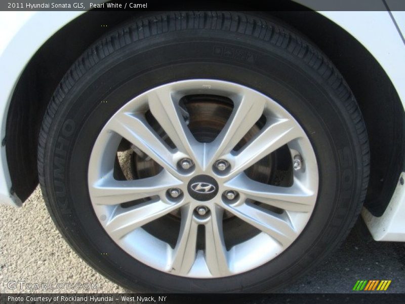Pearl White / Camel 2011 Hyundai Sonata GLS