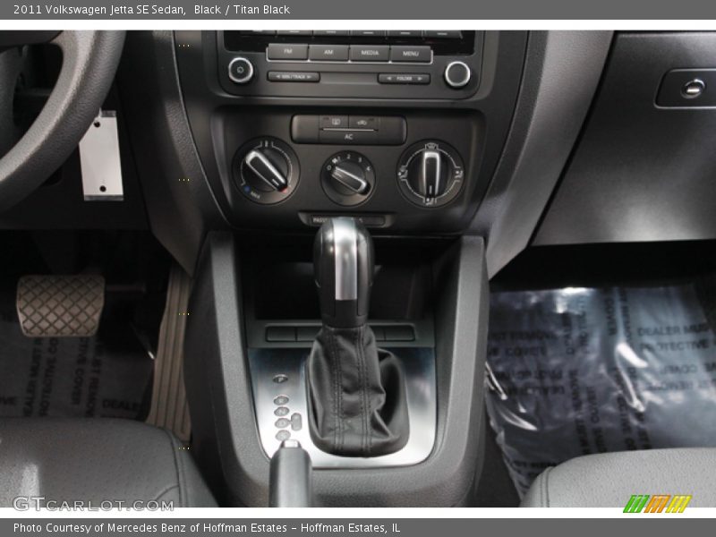 Black / Titan Black 2011 Volkswagen Jetta SE Sedan