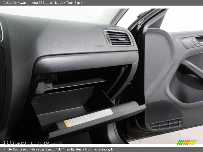 Black / Titan Black 2011 Volkswagen Jetta SE Sedan